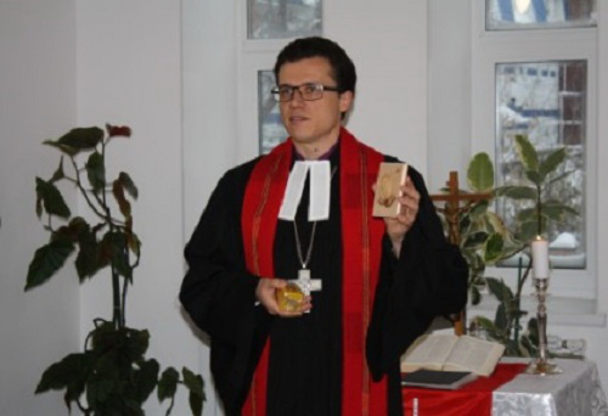 Священник католической церкви Брауэр